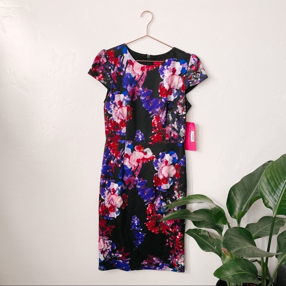 Betsey Johnson Dresses & Skirts - NWT Betsey Johnson | Floral Short Sleeve Sheath Dress
